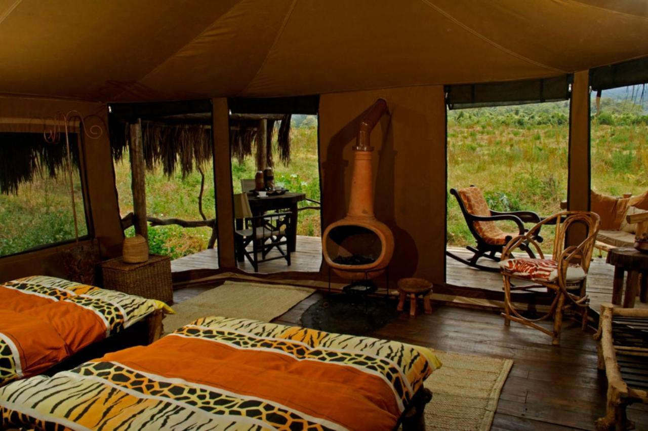 Crater Forest Tented Lodge カラトゥ エクステリア 写真